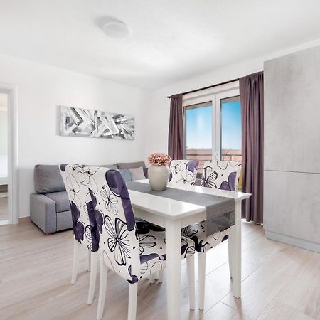 Apartments And Rooms Vuleta, Close To The Beach Makarska Exterior foto