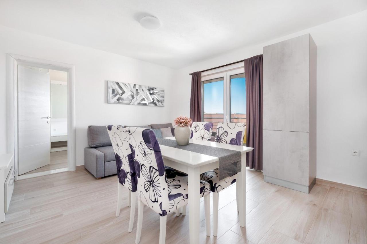 Apartments And Rooms Vuleta, Close To The Beach Makarska Exterior foto