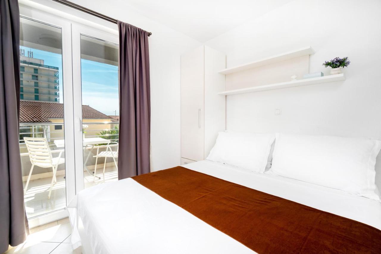 Apartments And Rooms Vuleta, Close To The Beach Makarska Quarto foto