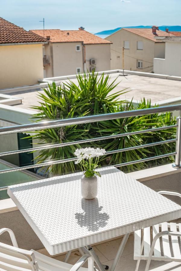 Apartments And Rooms Vuleta, Close To The Beach Makarska Quarto foto