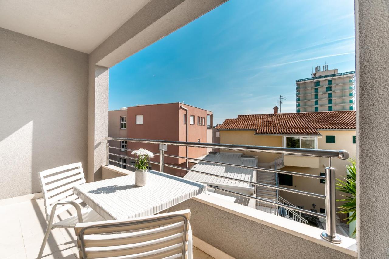 Apartments And Rooms Vuleta, Close To The Beach Makarska Quarto foto