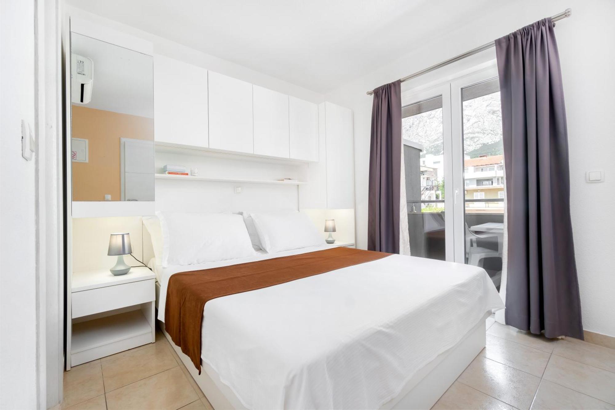 Apartments And Rooms Vuleta, Close To The Beach Makarska Exterior foto