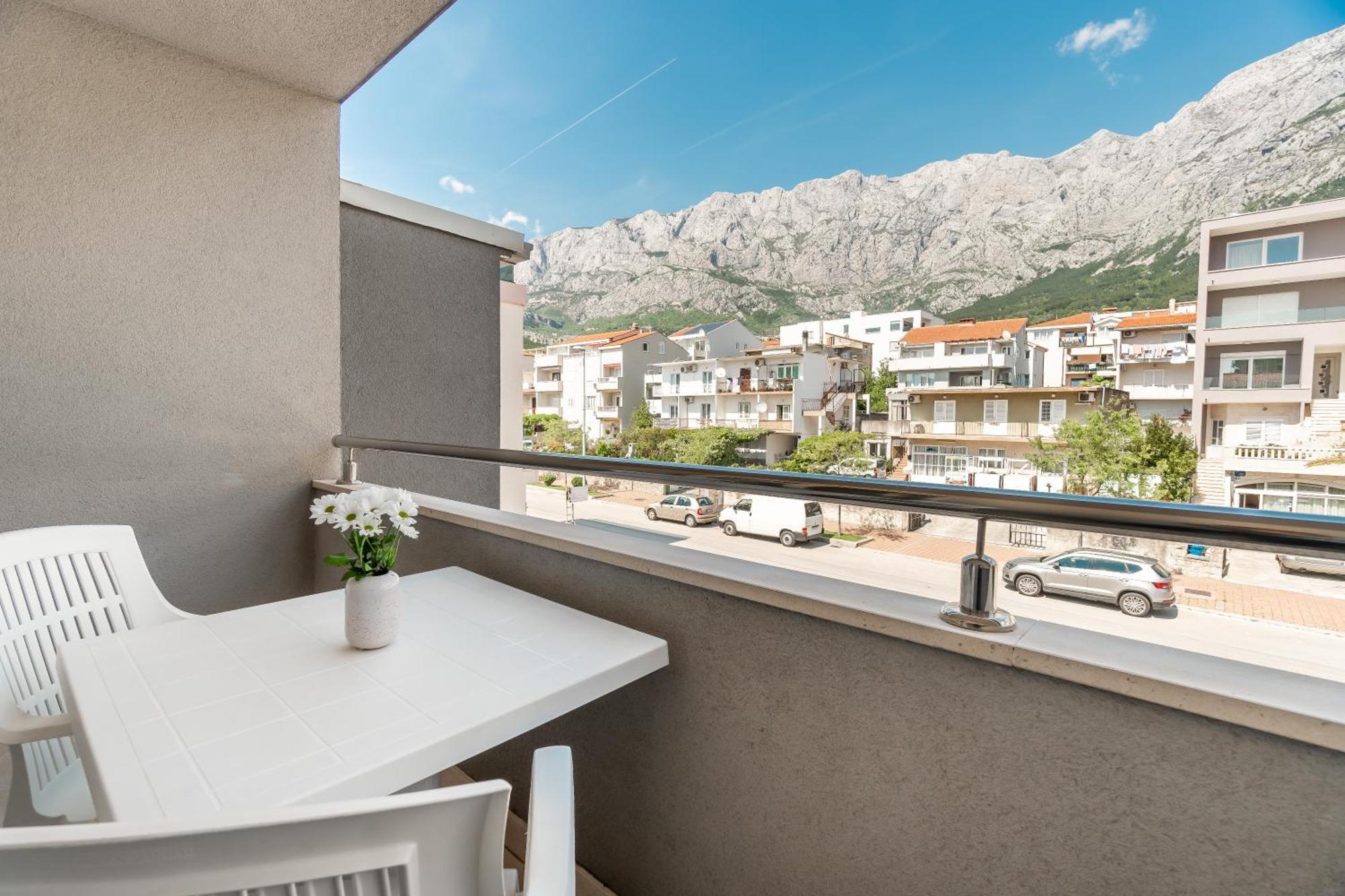 Apartments And Rooms Vuleta, Close To The Beach Makarska Quarto foto