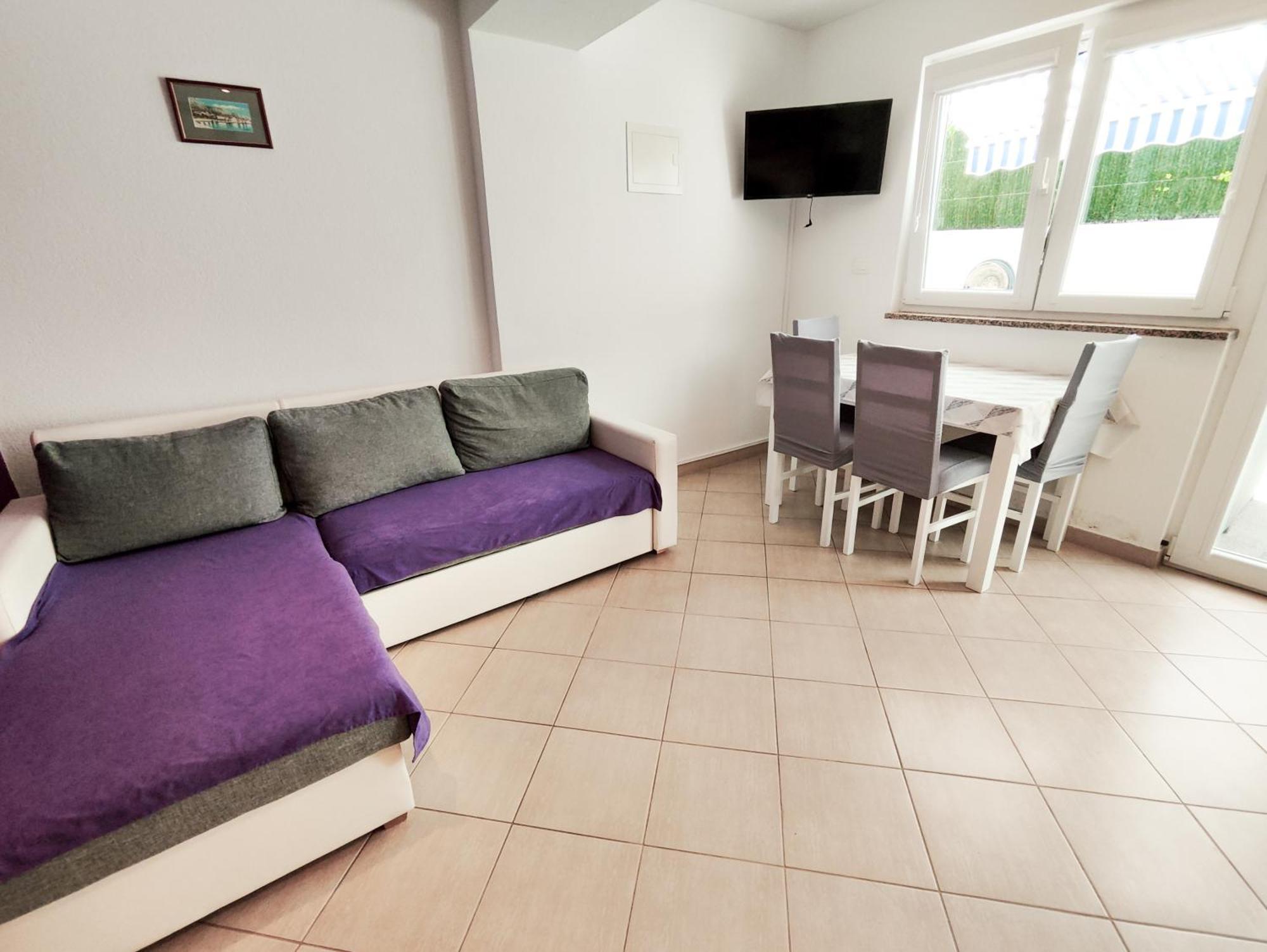 Apartments And Rooms Vuleta, Close To The Beach Makarska Quarto foto