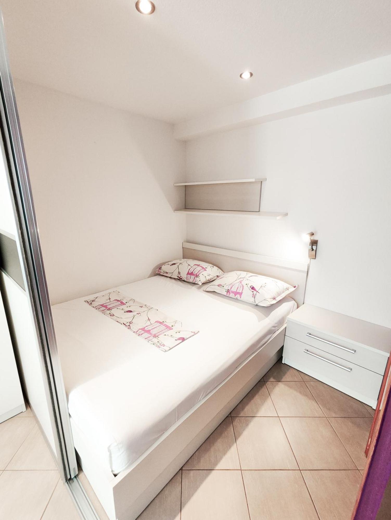 Apartments And Rooms Vuleta, Close To The Beach Makarska Quarto foto