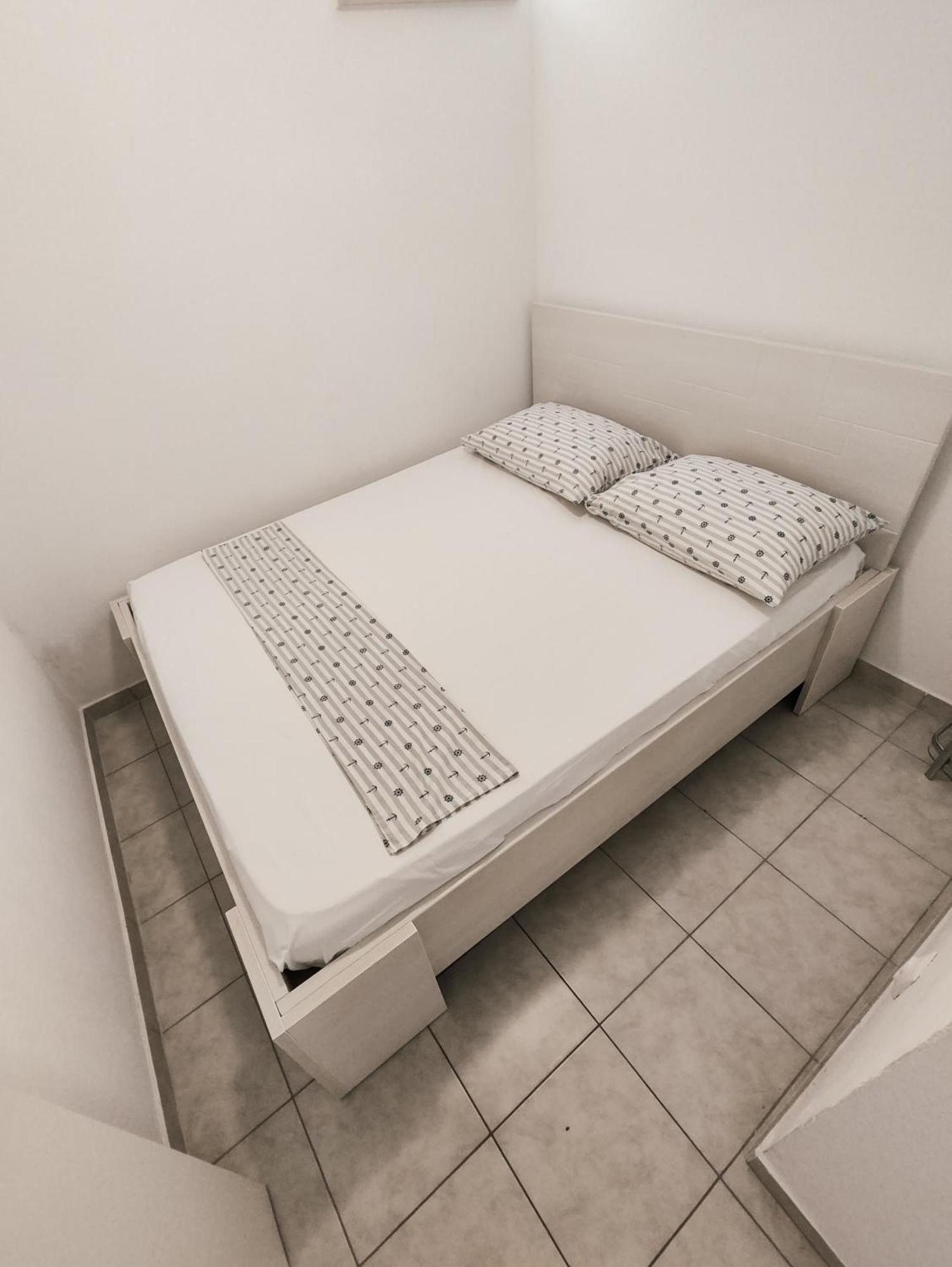 Apartments And Rooms Vuleta, Close To The Beach Makarska Quarto foto