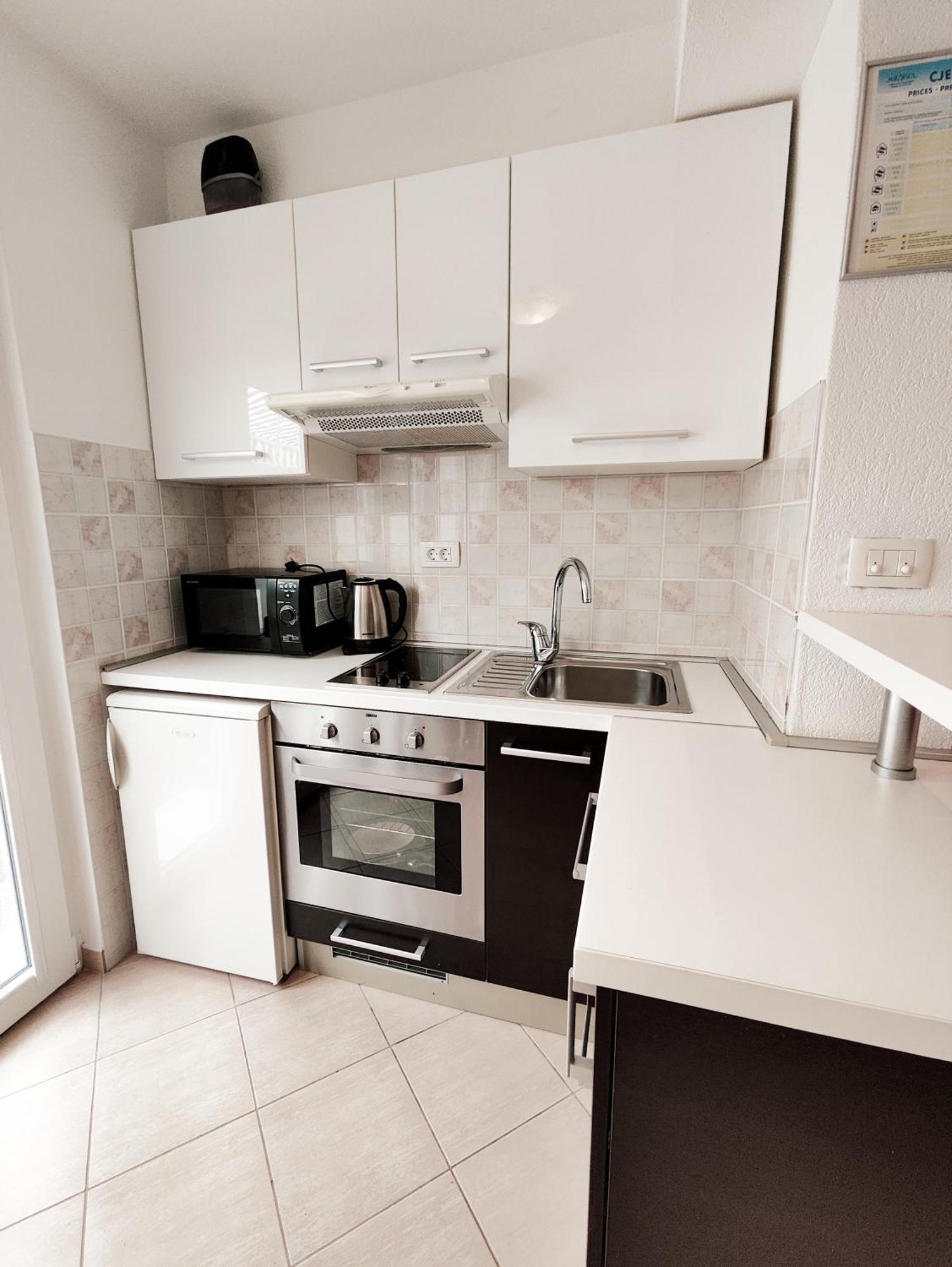 Apartments And Rooms Vuleta, Close To The Beach Makarska Quarto foto