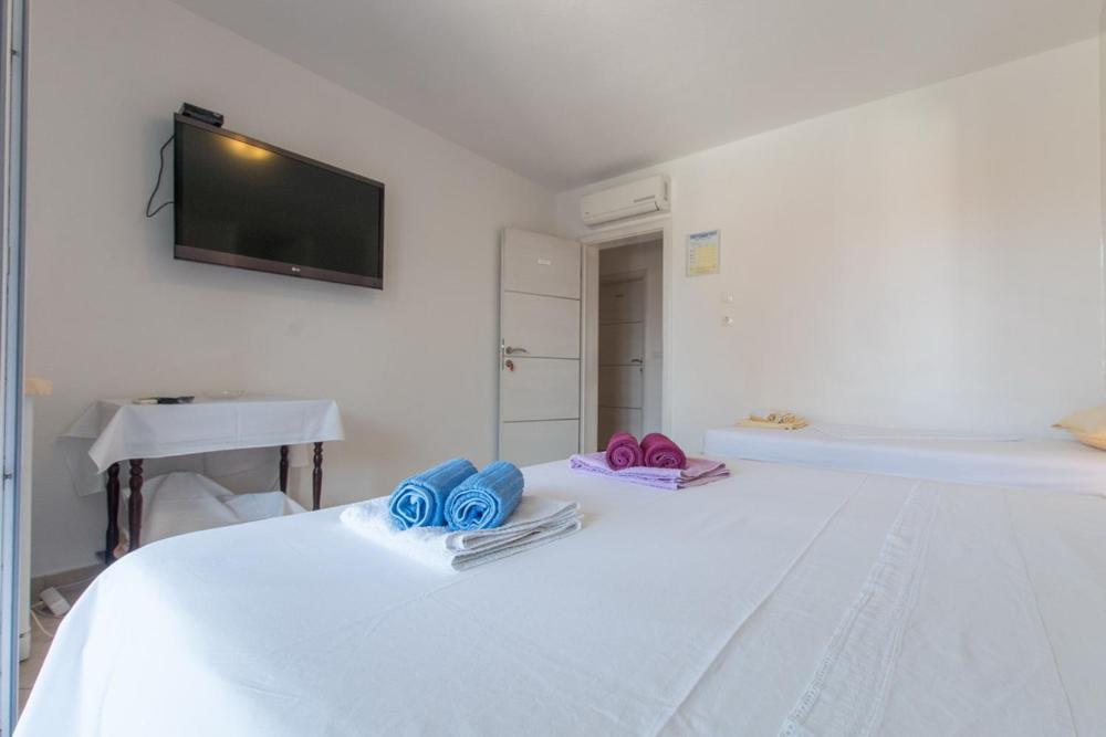 Apartments And Rooms Vuleta, Close To The Beach Makarska Quarto foto